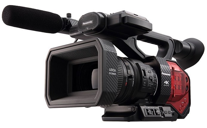 Видеокамера Panasonic AG-DVX200 черный