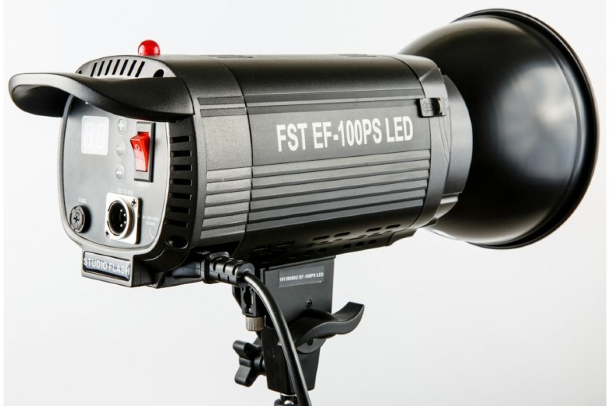 Светодиодный осветитель FST EF-100PS Sun Light 5500K с аккумулятором