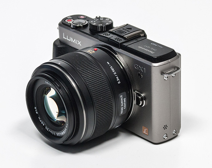 Объектив Panasonic Summilux 25mm f/1.4 Asph DG (H-X025E), черный
