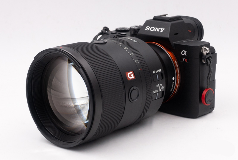 Объектив Sony FE 135mm f/1.8 GM (SEL135F18GM), черный