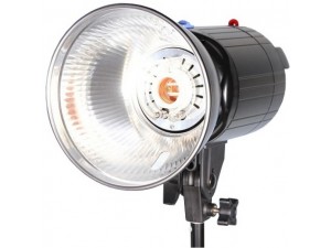 FST PRO-600H импульсный осветитель