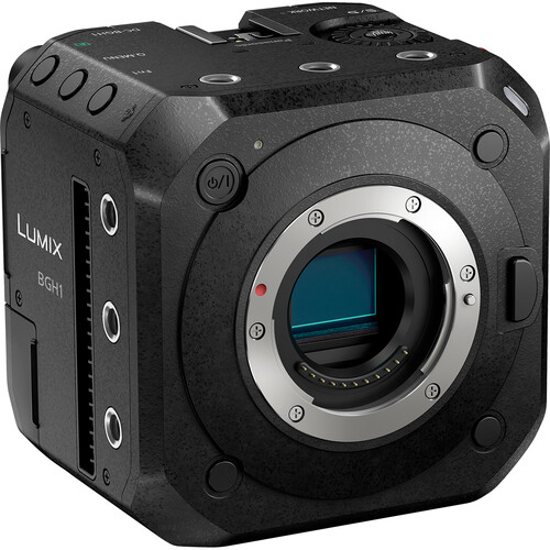 Видеокамера Panasonic DC-BGH1 черный